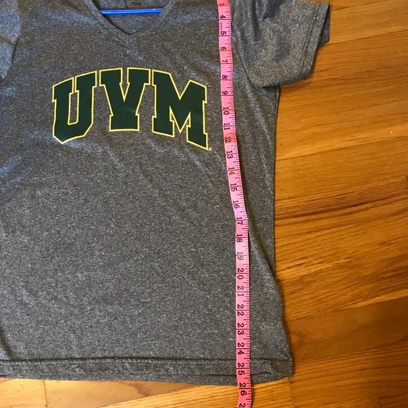 Woman’s University of Vermont technical T-shirt. - Picture 6 of 7